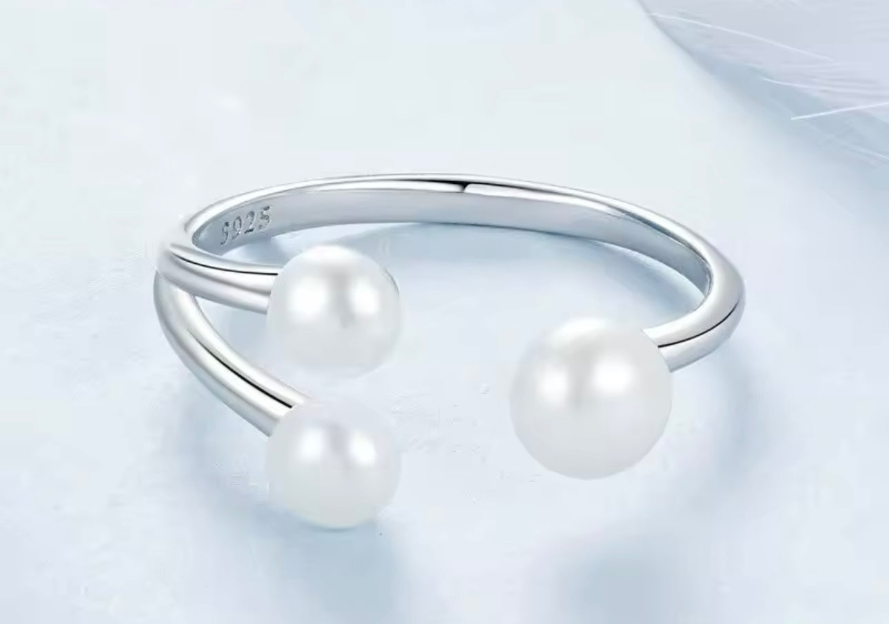 Silver Pearl Ring - Adjustable